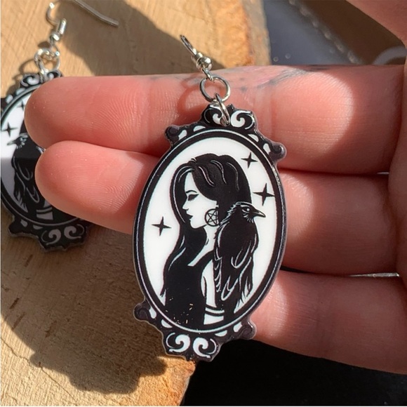 Dark Theme Grunge Sparrow On Shoulder Halloween Spooky Season Witch Earrings - Picture 4 of 4